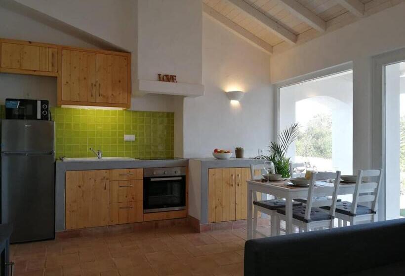 침실 2개 주택, Amor De Crianca