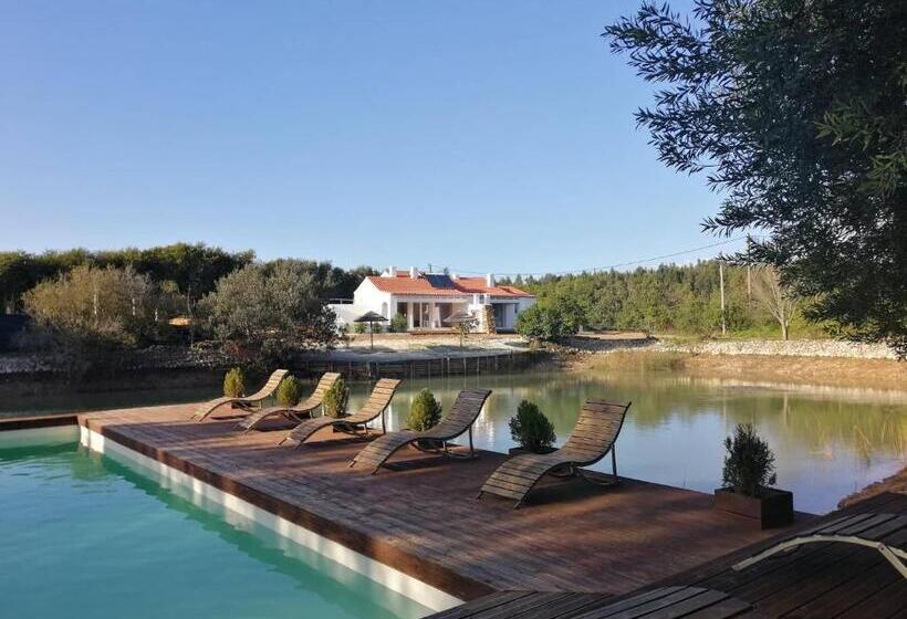 침실 2개 주택, Amor De Crianca