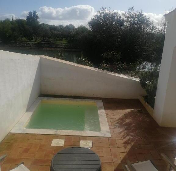 침실 2개 주택, Amor De Crianca