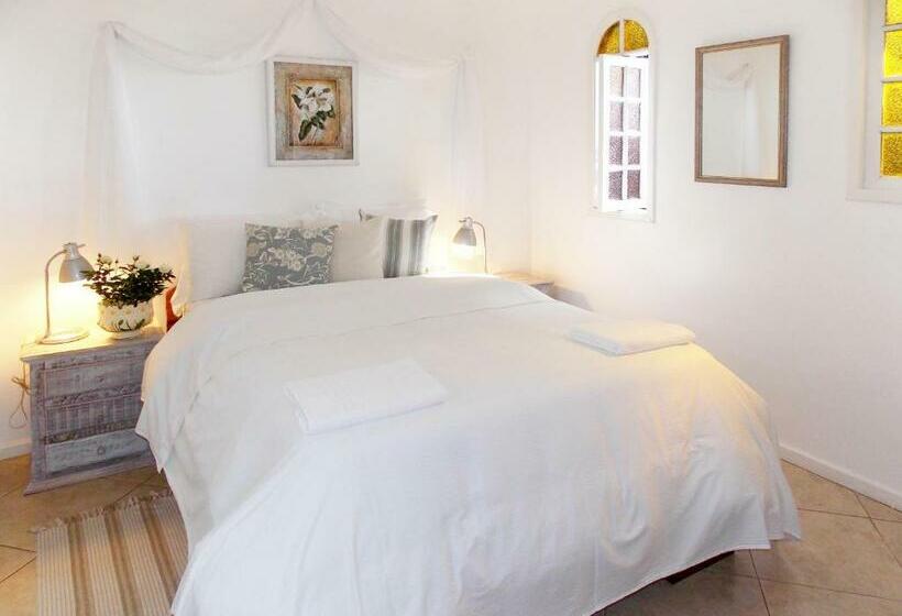 اتاق لوکس با بالکن و چشمانداز دریا, Aratinga Inn