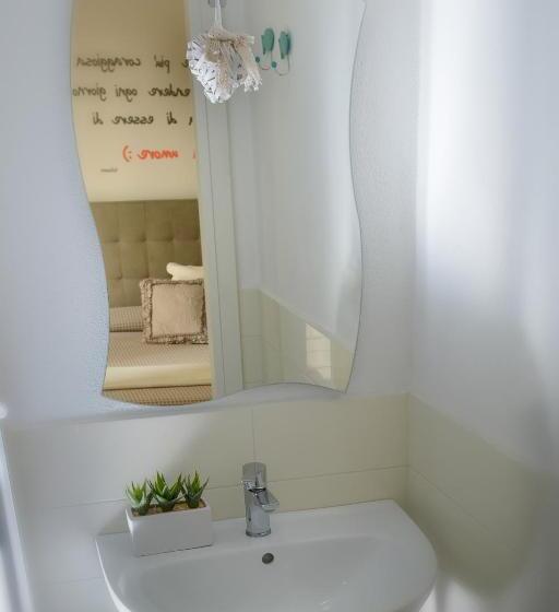 غرفة قياسية مزوَّدة بتراس, B&b L'arca Di Noè