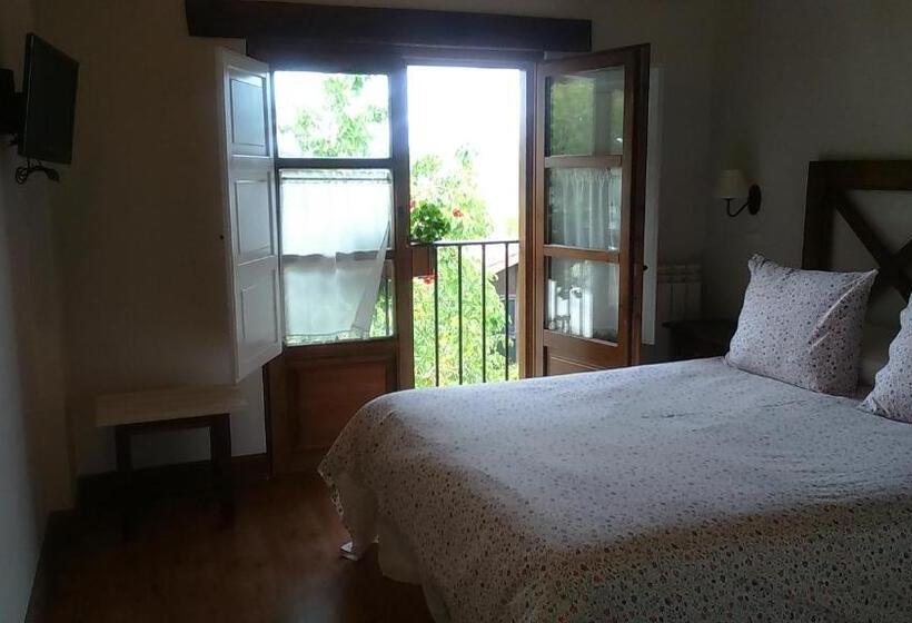 غرفة أساسية, Casa Fidela