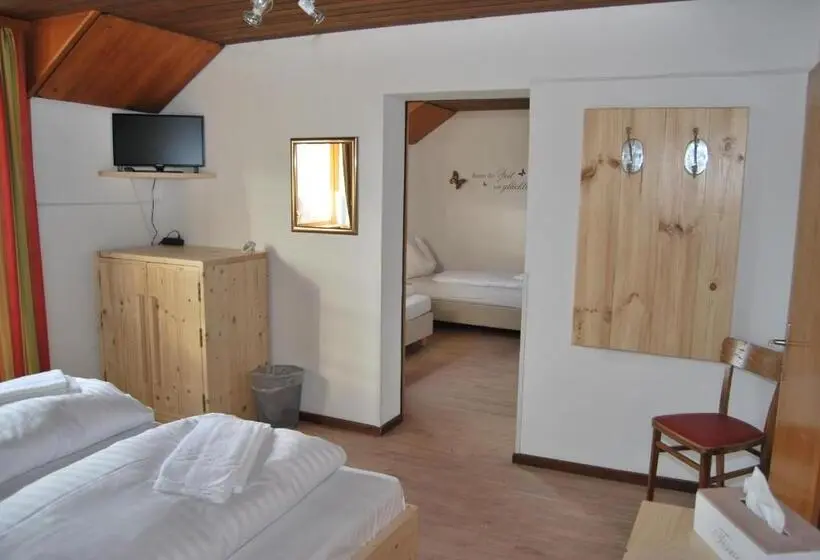 اتاق استاندارد چهار تخته, Gästehaus Pernull