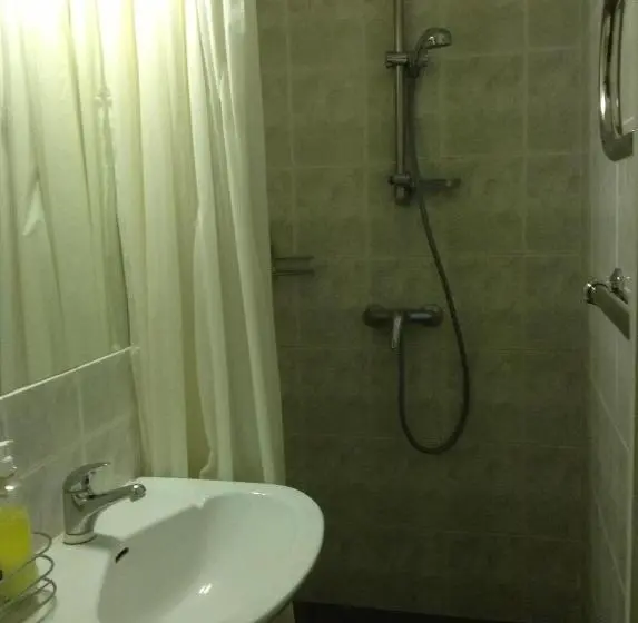 اتاق استاندارد با سرویس بهداشتی مشترک, Kastani Home Accommodation