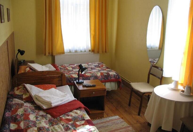 اتاق استاندارد با سرویس بهداشتی مشترک, Kastani Home Accommodation