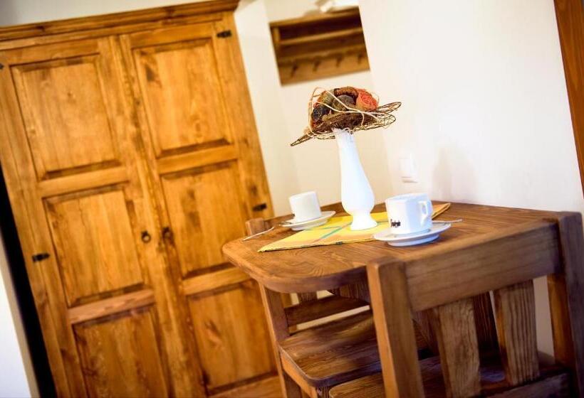 标准工作室, Penzión Luka