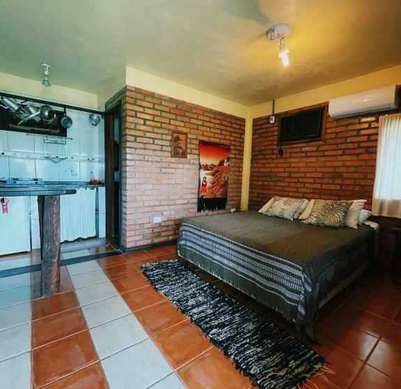 סוויטה, Pousada Meia Lua