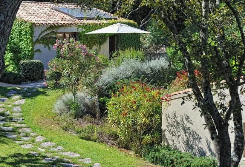 Talo 2 Makuuhuonetta, Residence Sophia