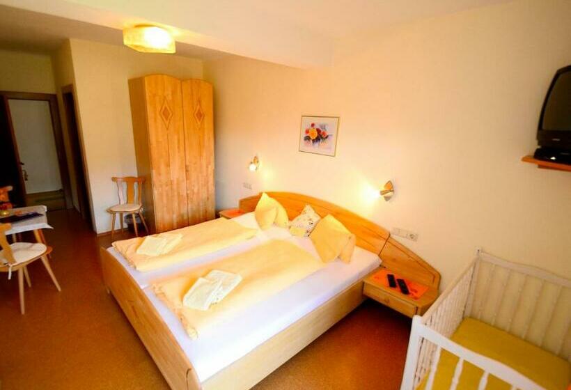 バルコニー付きスタンダードルーム, Erlebnisbauernhof Urak