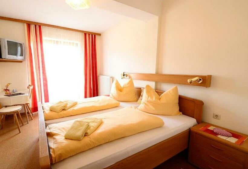 バルコニー付きスタンダードルーム, Erlebnisbauernhof Urak