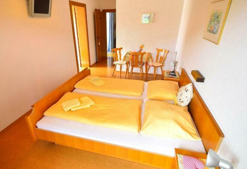 バルコニー付きスタンダードルーム, Erlebnisbauernhof Urak