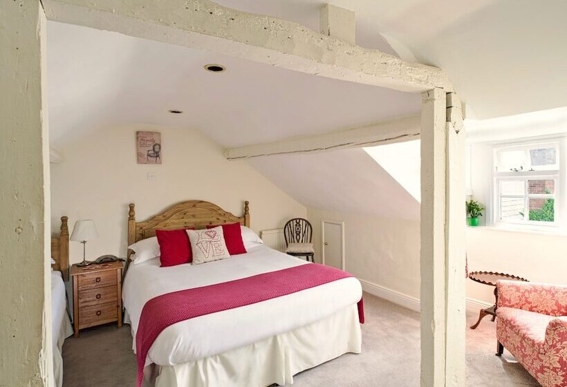 Семейный Номер, Ammonite Lodge