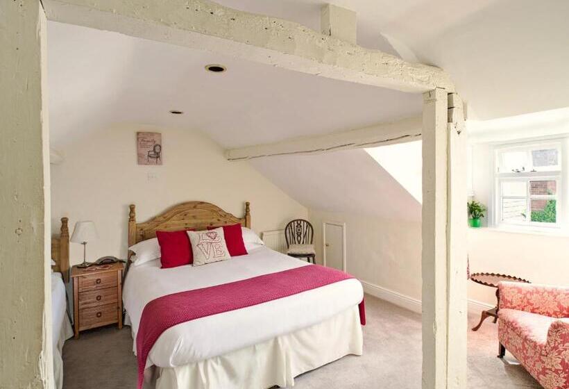 غرفة عائلية, Ammonite Lodge