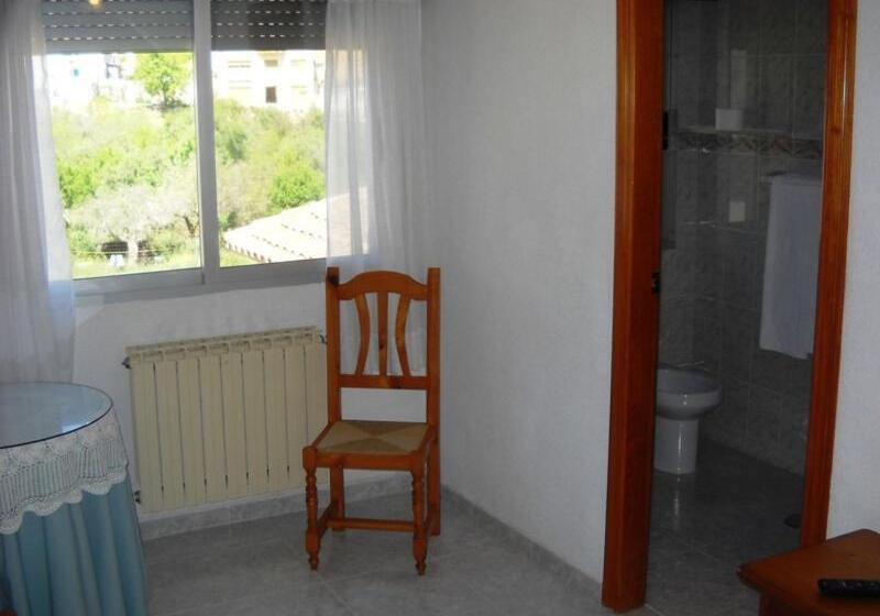 Номер Стандарт Вид на Горы, Pensión El Pirineo