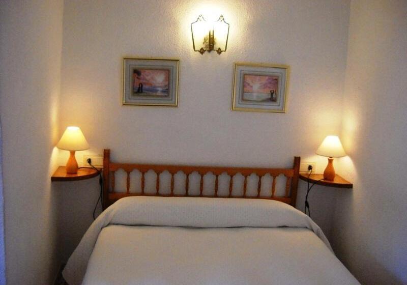 Номер Стандарт Вид на Горы, Pensión El Pirineo