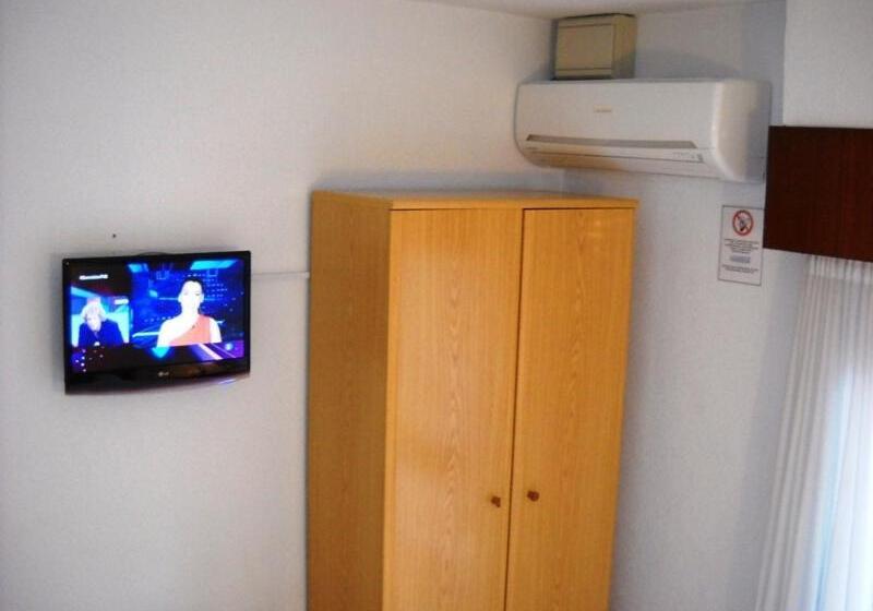 Номер Economy, Pensión El Pirineo