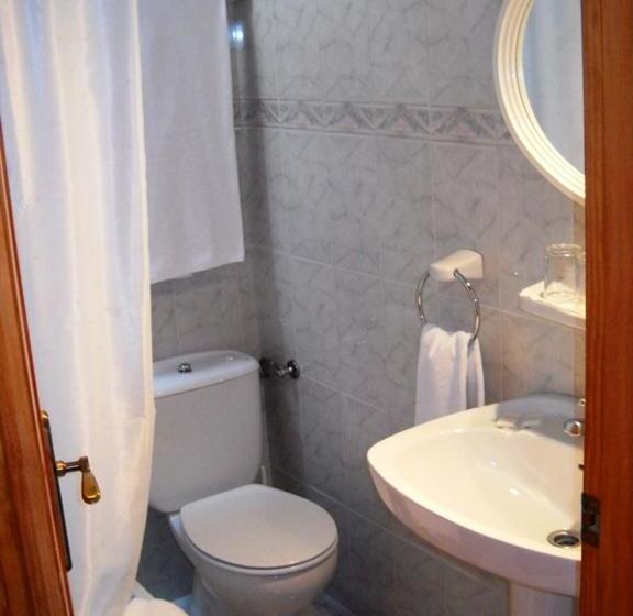 Номер Economy, Pensión El Pirineo