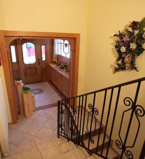 5 Sovrumslägenhet, Haus Helga