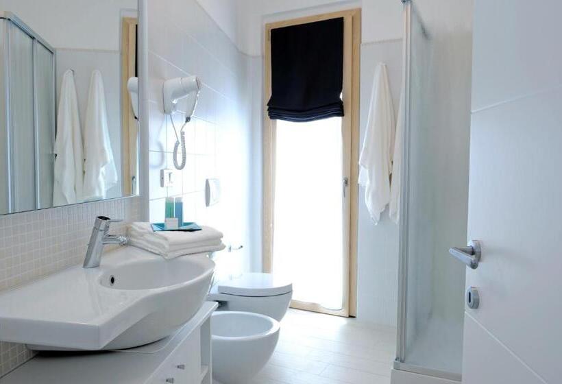 Superior 2-bedroom flat with sea view, Residence Mareamare