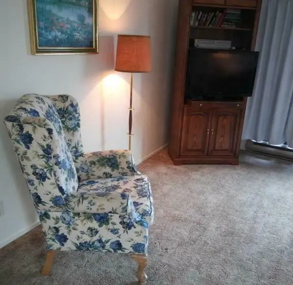 ２ベッドルームアパートメント, Rosedale Manor