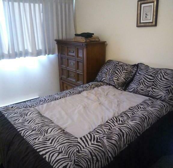 침실 2개 아파트, Rosedale Manor