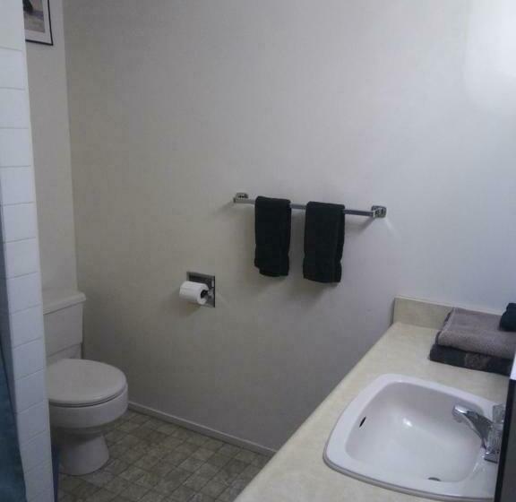 침실 2개 아파트, Rosedale Manor