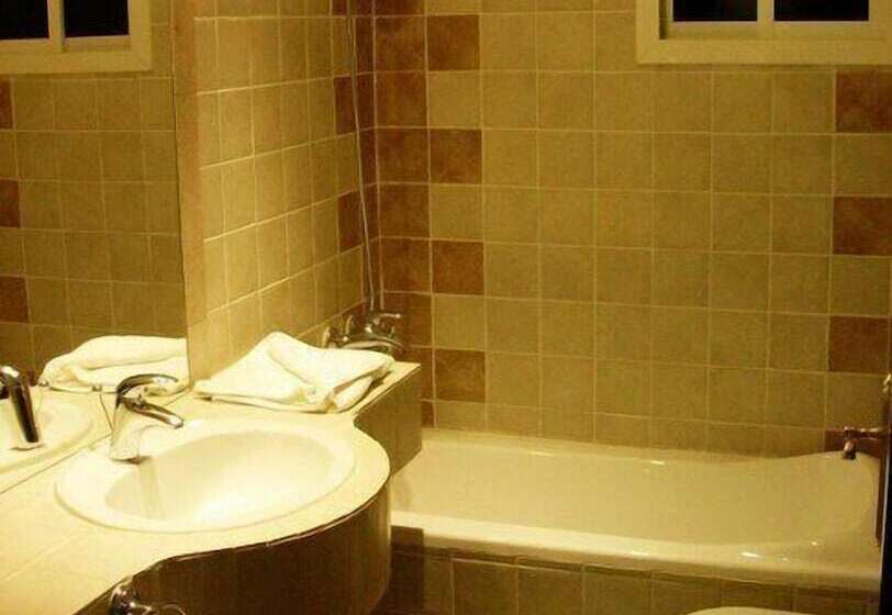 デラックススイート, Dolphin Beach Resort