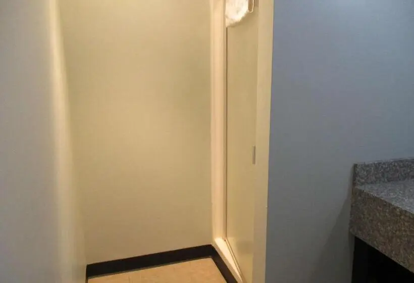 キングサイズベッドのデラックスルーム, Motel 6 Shartlesville, Pa