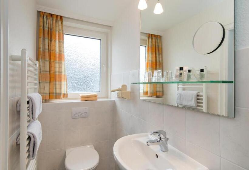 Номер Стандарт, Berlin