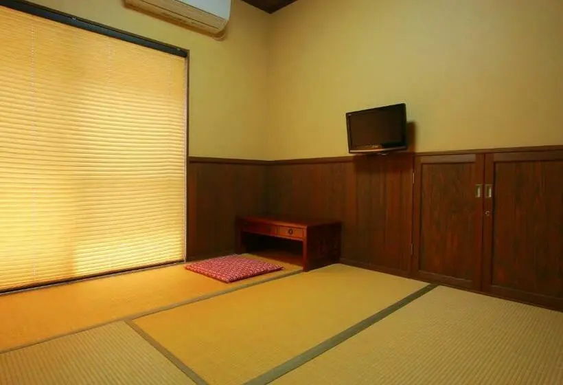 Economy-huone Jaettu Kylpyhuone, Family Ryokan Kawakyu With Showa Retro, Private Hot Spring