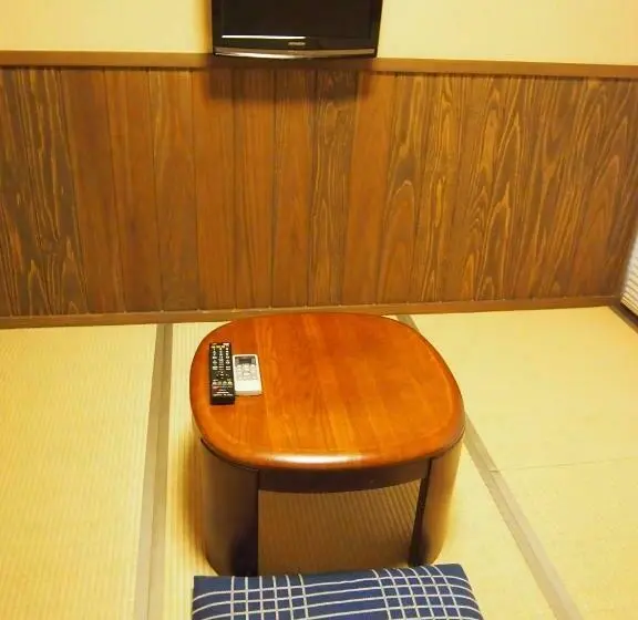 Economy-huone Jaettu Kylpyhuone, Family Ryokan Kawakyu With Showa Retro, Private Hot Spring