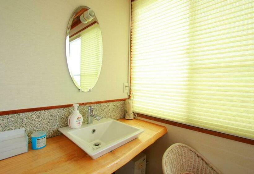 Orta Banyolu Üç Kişilik Standart Oda, Family Ryokan Kawakyu With Showa Retro, Private Hot Spring