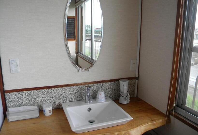 Orta Banyolu Üç Kişilik Standart Oda, Family Ryokan Kawakyu With Showa Retro, Private Hot Spring