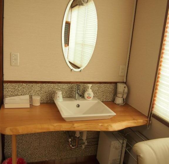 Orta Banyolu Üç Kişilik Standart Oda, Family Ryokan Kawakyu With Showa Retro, Private Hot Spring