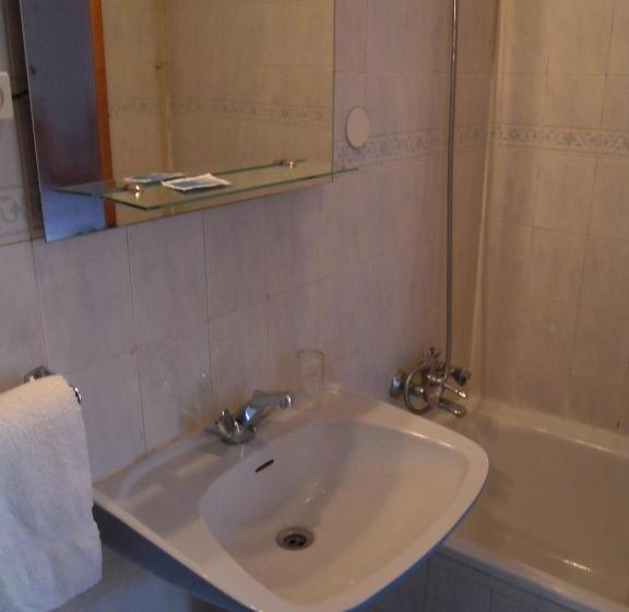 اتاق اکونومی, Guesthouse Lusa Atenas