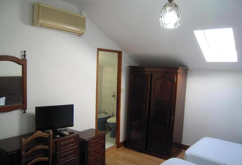 Economy Triple Room, Guesthouse Lusa Atenas