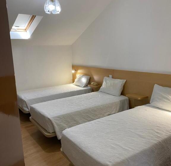 Economy Triple Room, Guesthouse Lusa Atenas