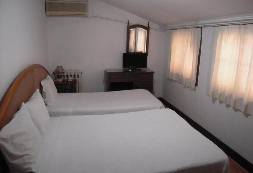 اتاق استاندارد یک نفره, Guesthouse Lusa Atenas