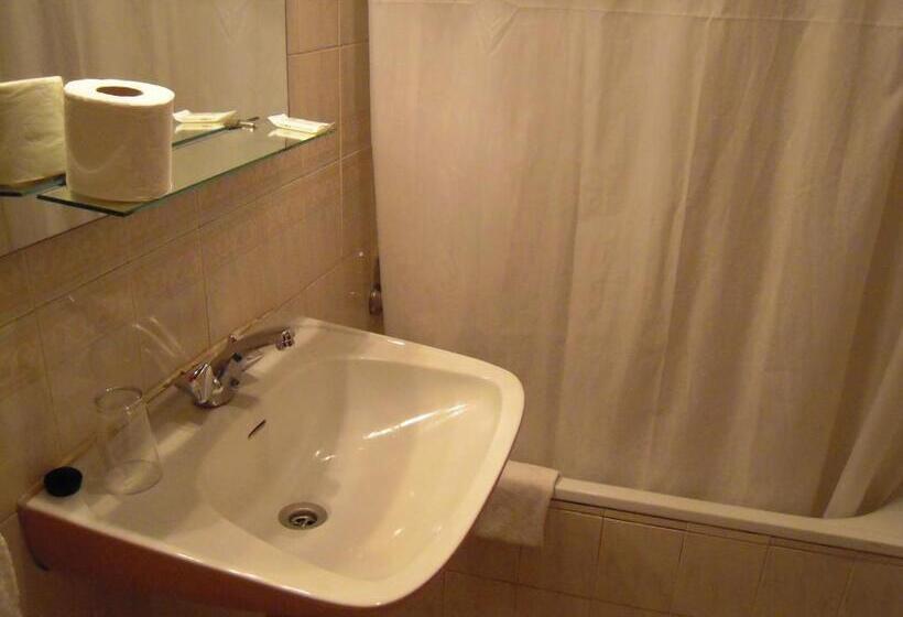 اتاق استاندارد یک نفره, Guesthouse Lusa Atenas