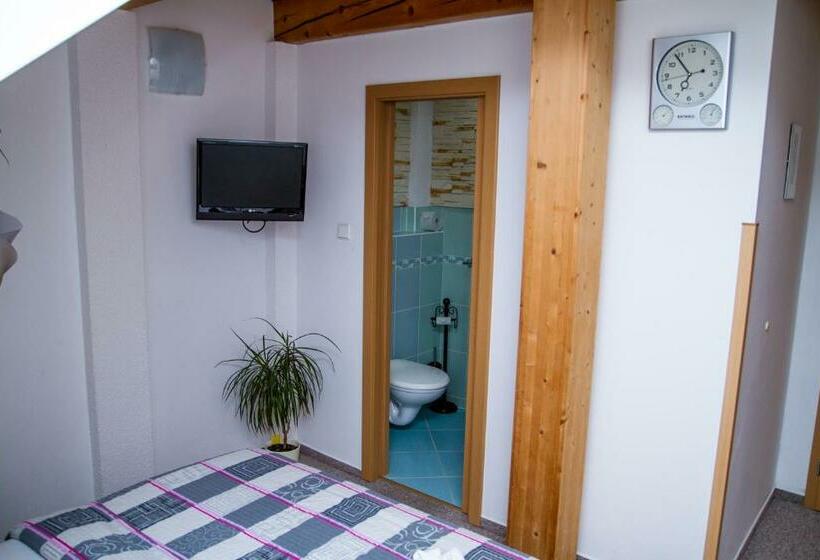 חדר סטנדרט, Pension Art