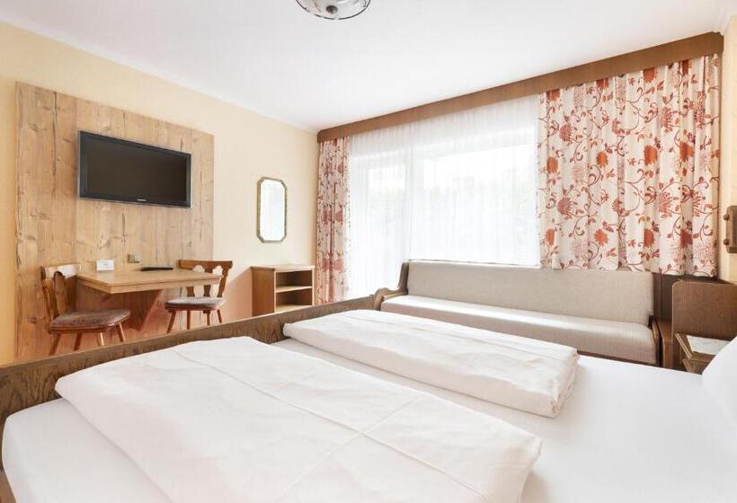 آپارتمان 4 خوابه, Pension Glockenstuhl