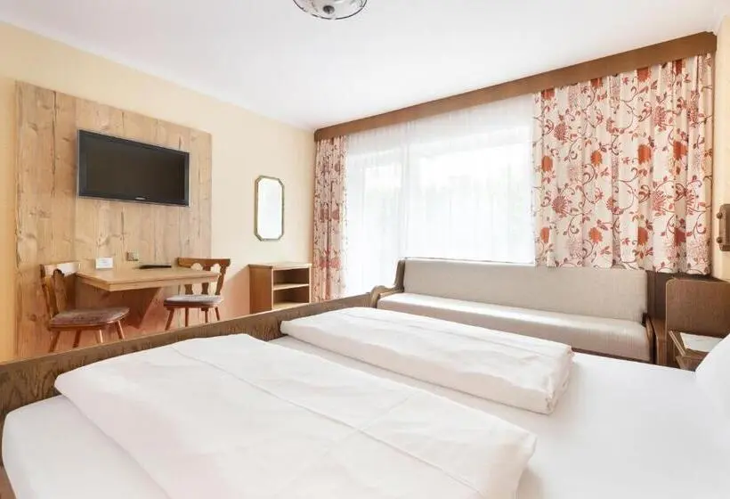 Huoneisto 4 Makuuhuonetta, Pension Glockenstuhl
