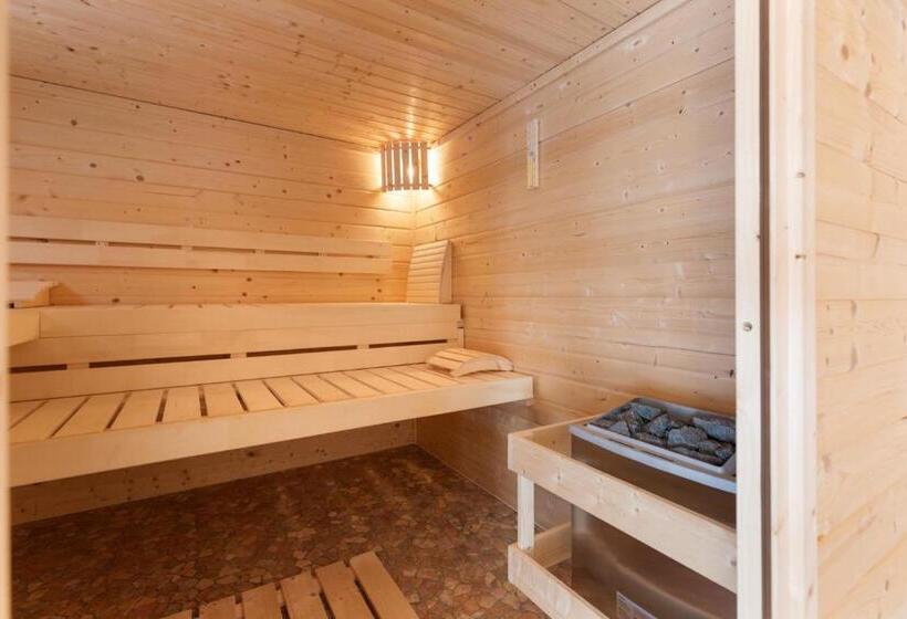 דירת 4 חדרים, Pension Glockenstuhl