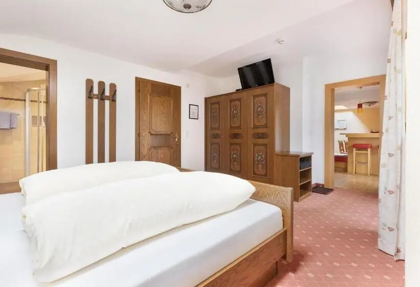 Huoneisto 3 Makuuhuonetta, Pension Glockenstuhl