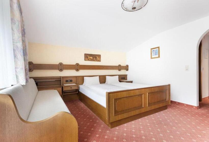 آپارتمان 3 خوابه, Pension Glockenstuhl