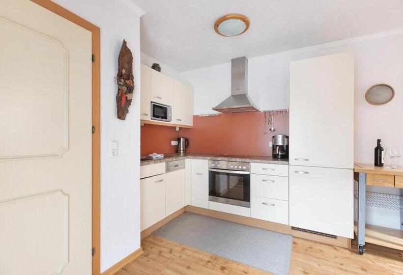 דירת חדר, Pension Glockenstuhl