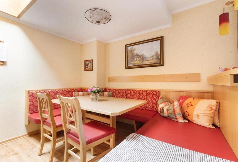 آپارتمان 3 خوابه, Pension Glockenstuhl