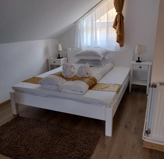 스탠다드 트리플 룸, Pensiunea Ana Cristina