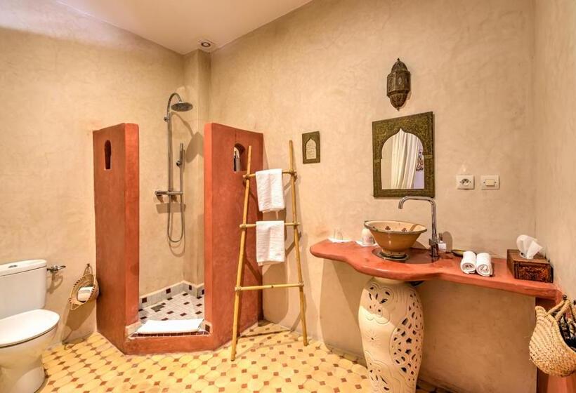 اتاق استاندارد سه نفره, Riad Janoub