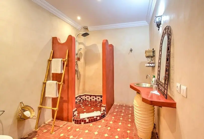スタンダードトリプルルーム, Riad Janoub
